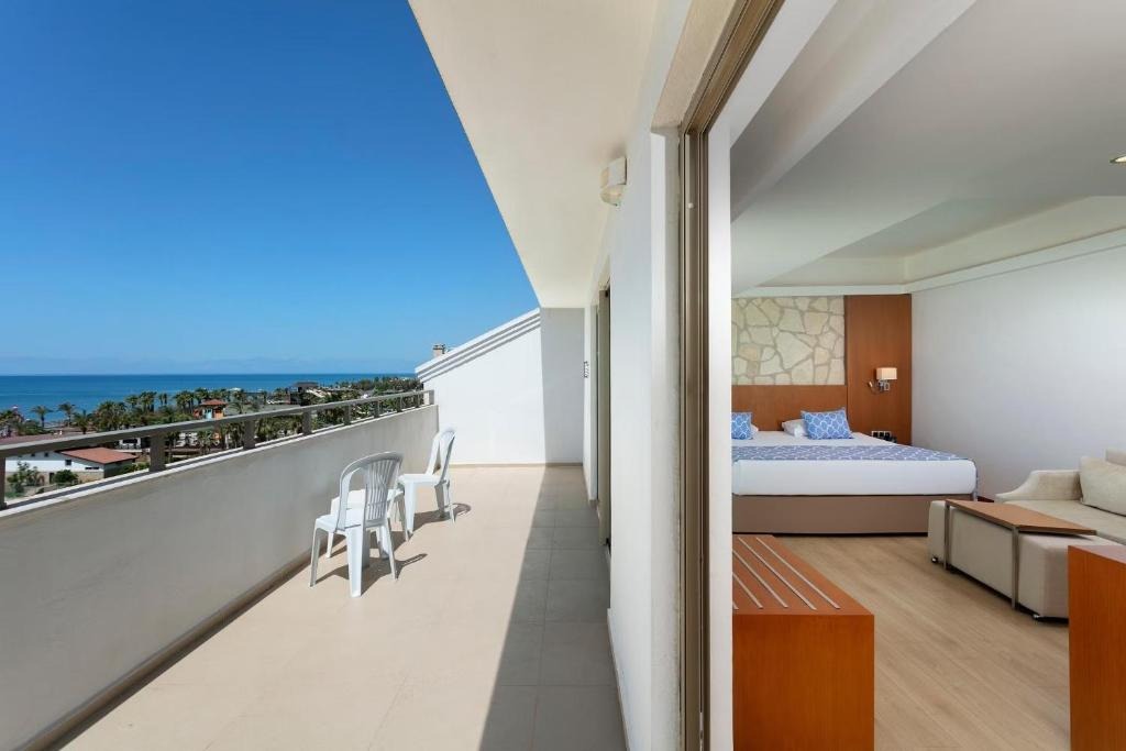 هتل آراماس لایف بلک